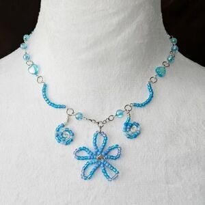 Handmade Whimsical & Swirly Y2K Blue Flower Beaded Necklace